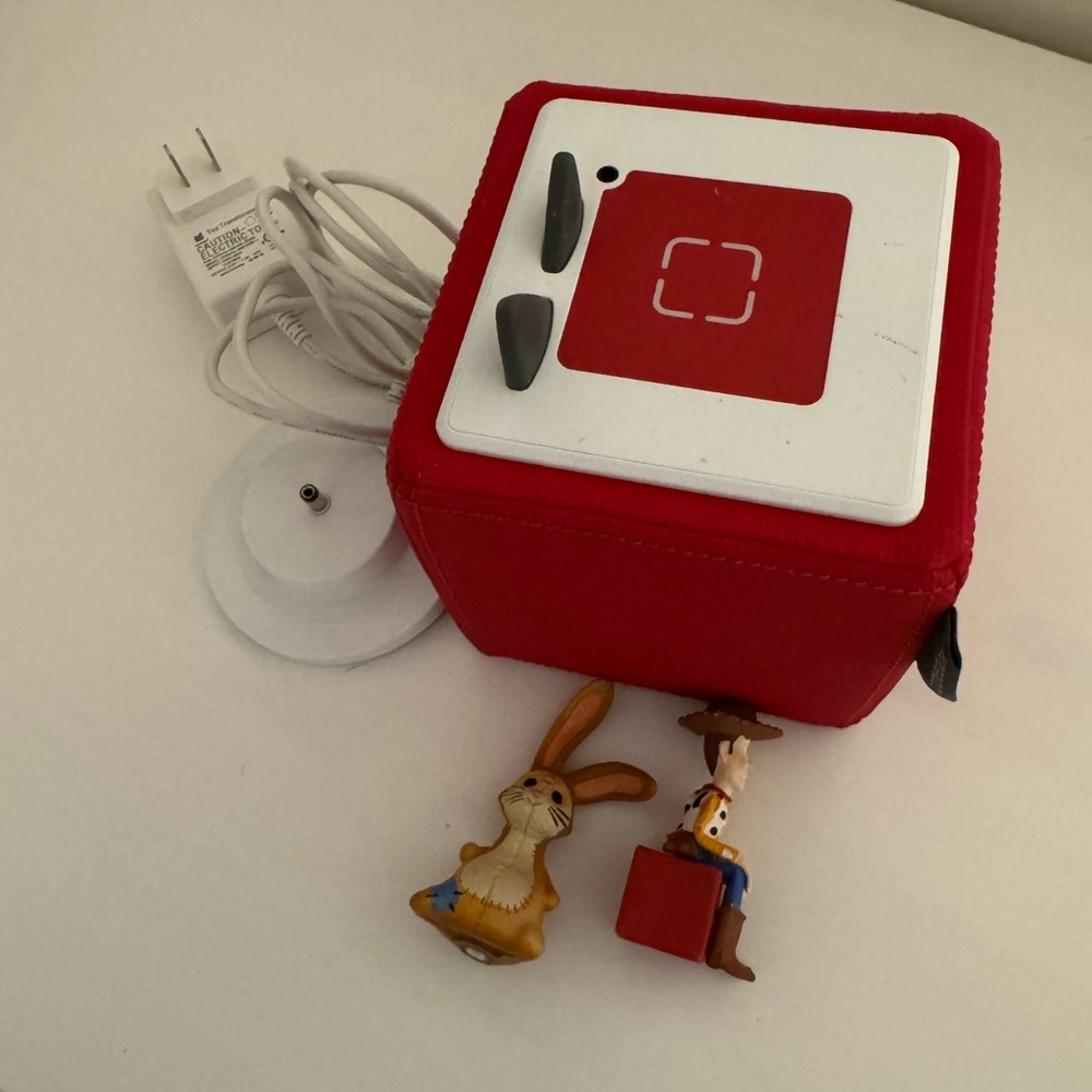 Tonie box + characters